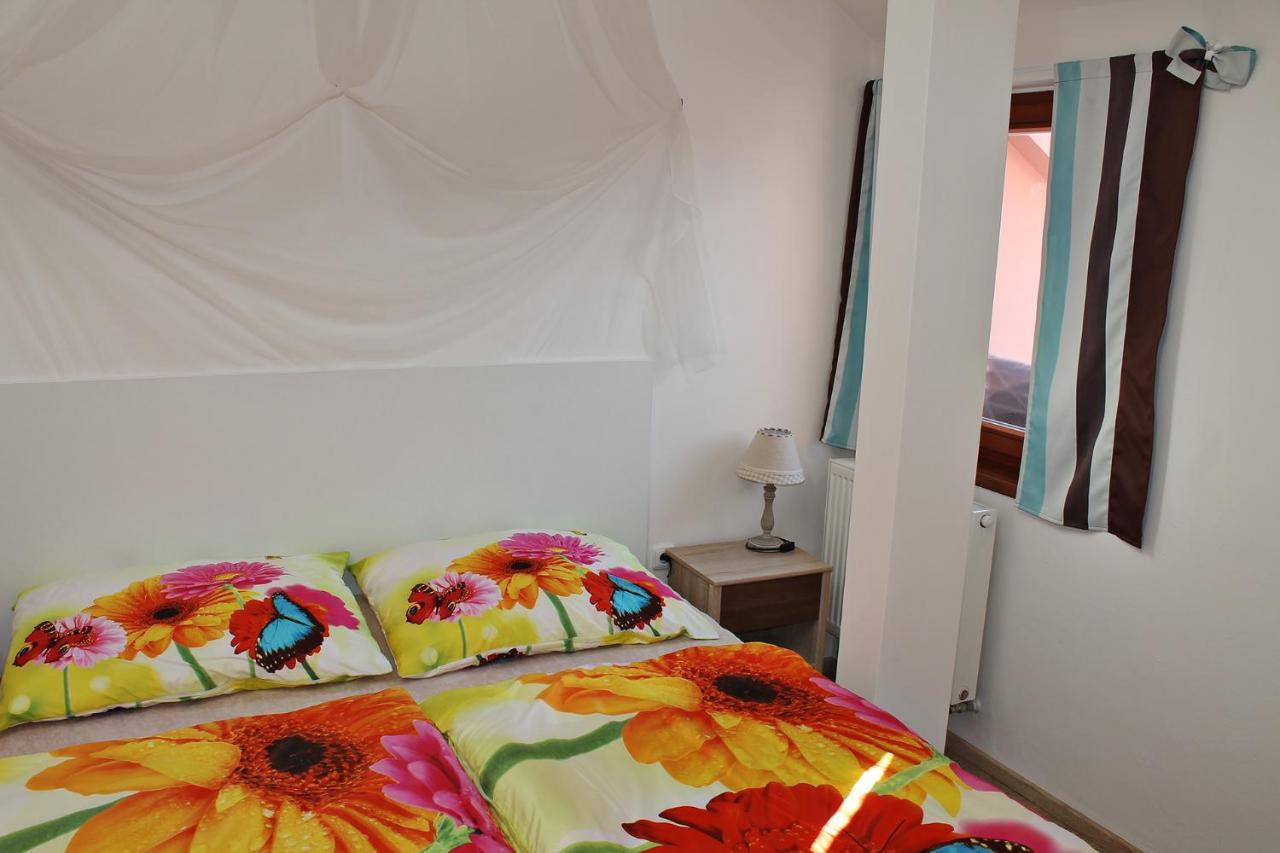 Апартаменты Attic With Parking, Near The Center Of Cb - 110M2 Ческе-Будеёвице Экстерьер фото