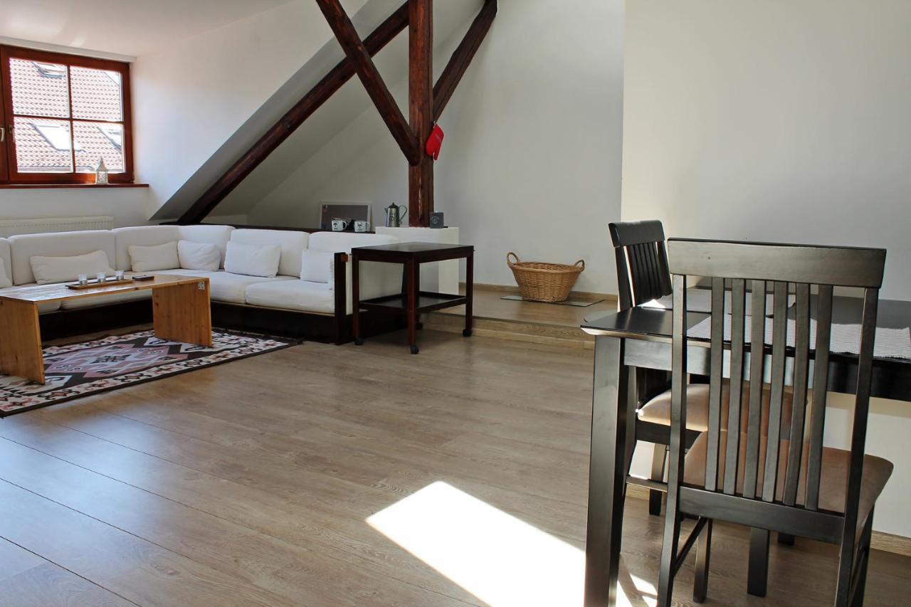 Апартаменты Attic With Parking, Near The Center Of Cb - 110M2 Ческе-Будеёвице Экстерьер фото