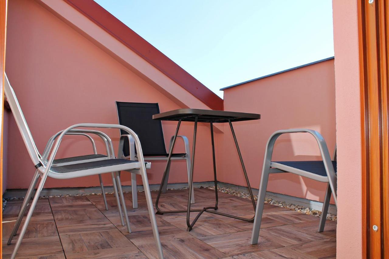 Апартаменты Attic With Parking, Near The Center Of Cb - 110M2 Ческе-Будеёвице Экстерьер фото
