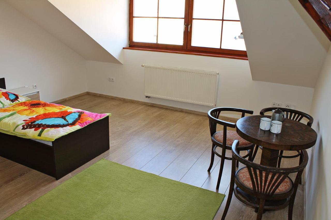 Апартаменты Attic With Parking, Near The Center Of Cb - 110M2 Ческе-Будеёвице Экстерьер фото